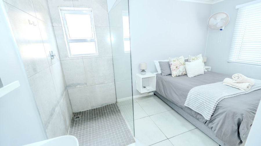 2 Bedroom Property for Sale in Pearly Beach Western Cape